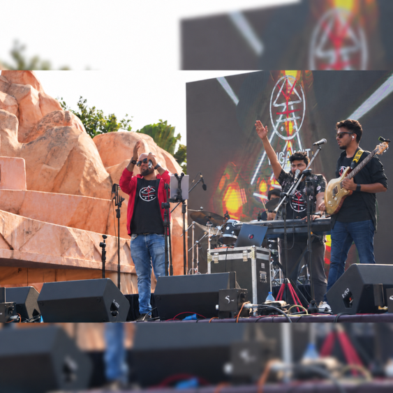 Yugaant live on stage
